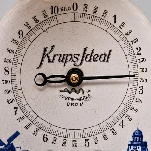 Редкость! Антикварные Кухонные Весы в Фарфоровом корпусе KRUPS IDEAL, Германия -1915 год.