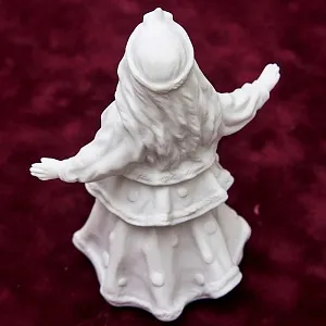 Коллекционная Авторская Статуэтка «Ёлочка» из серии «Детский Утренник», фарфор ИФЗ, Россия.