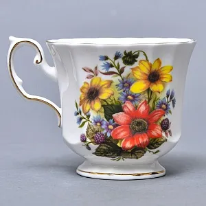 Коллекционная Фарфоровая Чайная пара «ОСЕННИЕ ЦВЕТЫ», Англия - 70-е годы.