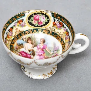 Антикварная Фарфоровая Кофейная пара «Две нимфы и путти», Erdmann Schlegelmilch Германия. 