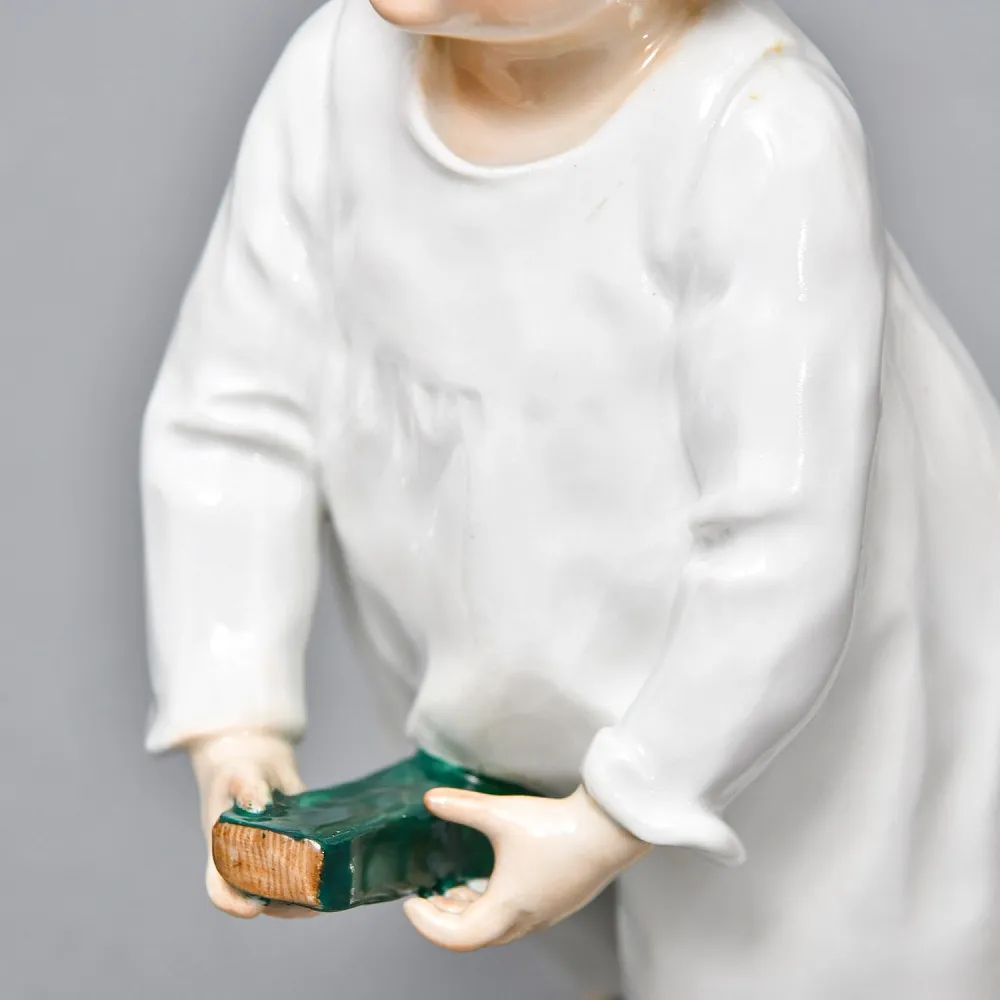 Коллекционная Фарфоровая статуэтка «Дети Хеншеля. Ребёнок с палочкой и барабаном», Meissen Германия.