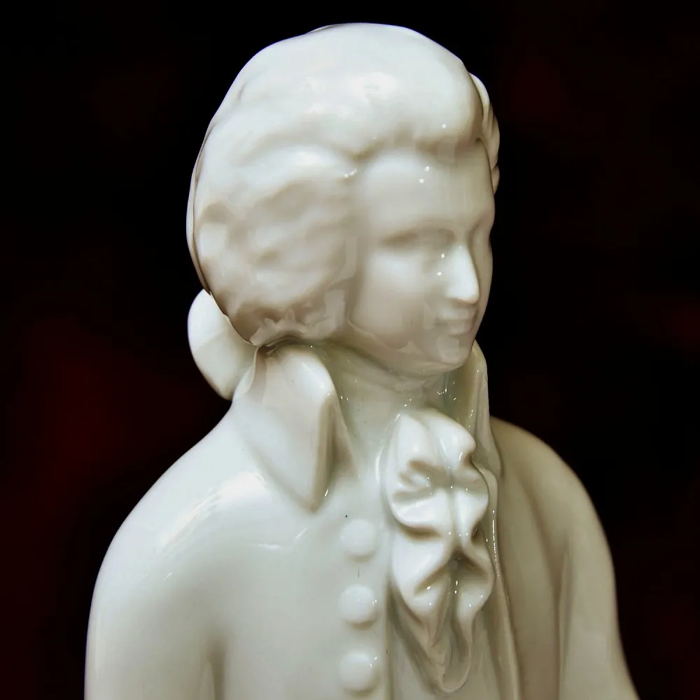 Коллекционная Фарфоровая Статуэтка «МОЦАРТ», Wiener Porzellanmanufaktur Augarten, Австрия.