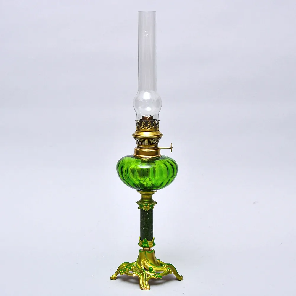 Антикварная Керосиновая Лампа «Зелень Утреннего Сада» BREVETE - L&B, Франция, начало ХХ века.