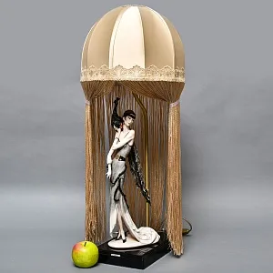 Настольная Электрическая Лампа - Светильник «Дама с Павлином», FLORENCE Италия -1987 год.