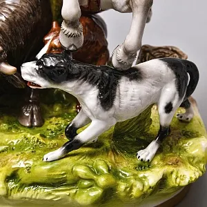 Антикварная Фарфоровая статуэтка «ОХОТА НА БЫКА», Scheibe-Alsbach Германия, первая половина ХХ века. 