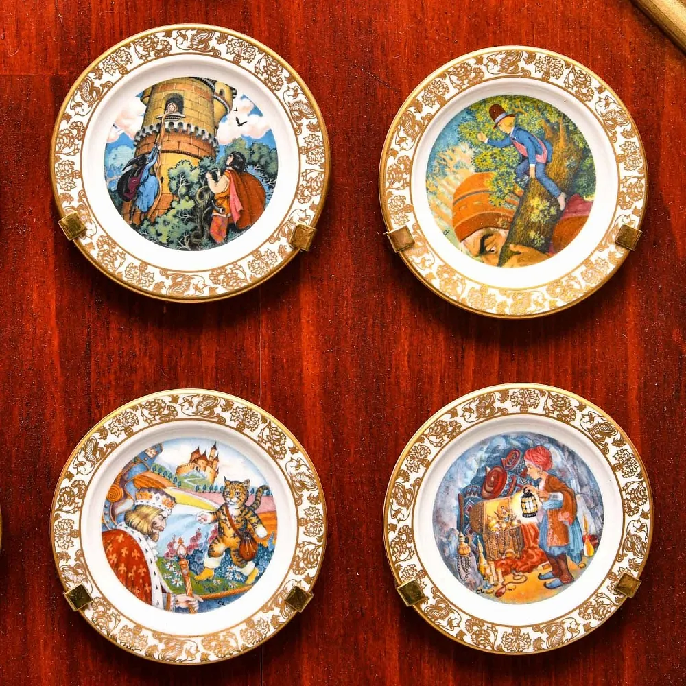 Набор Фарфоровых тарелок «Сказочный домик», The FRANKLIN Porcelain США - 1979 год.