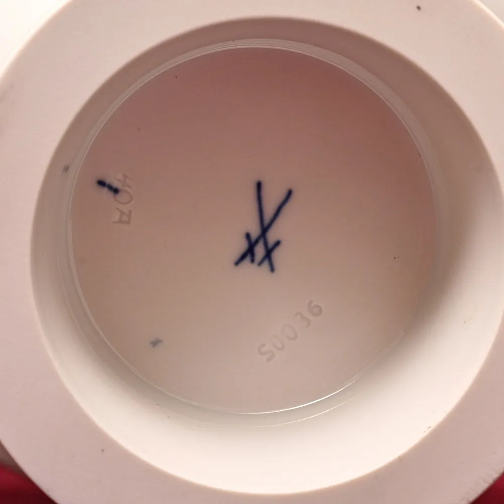 Коллекционная Ваза «Голубые Цветы», Фарфор MEISSEN Германия - 1980 год.