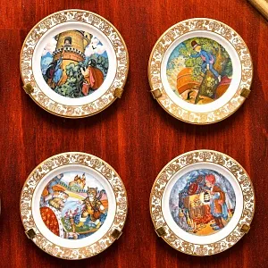 Набор Фарфоровых тарелок «Сказочный домик», The FRANKLIN Porcelain США - 1979 год.