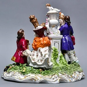 Коллекционная Фарфоровая статуэтка «ГАЛАНТНАЯ ПРОГУЛКА», Scheibe-Alsbach Германия, середина ХХ века. 