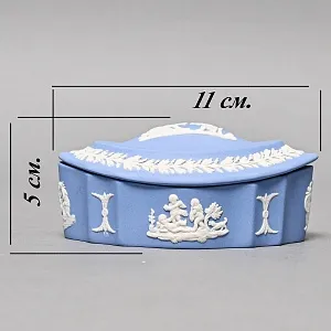 Шкатулка - Бонбоньерка «Мотив с Путти», фарфор ВЕДЖВУД / WEDGWOOD, Англия, вторая половина ХХ века.