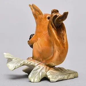 Коллекционная Фарфоровая статуэтка «Белка с шишкой», Hutschenreuther Германия, середина ХХ века. 