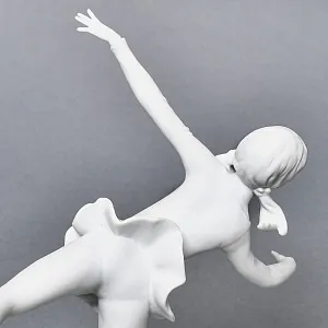 Редкая! Статуэтка «Фигуристка - Танец на льду», Бисквитный фарфор Kaiser, Германия -1979 год.