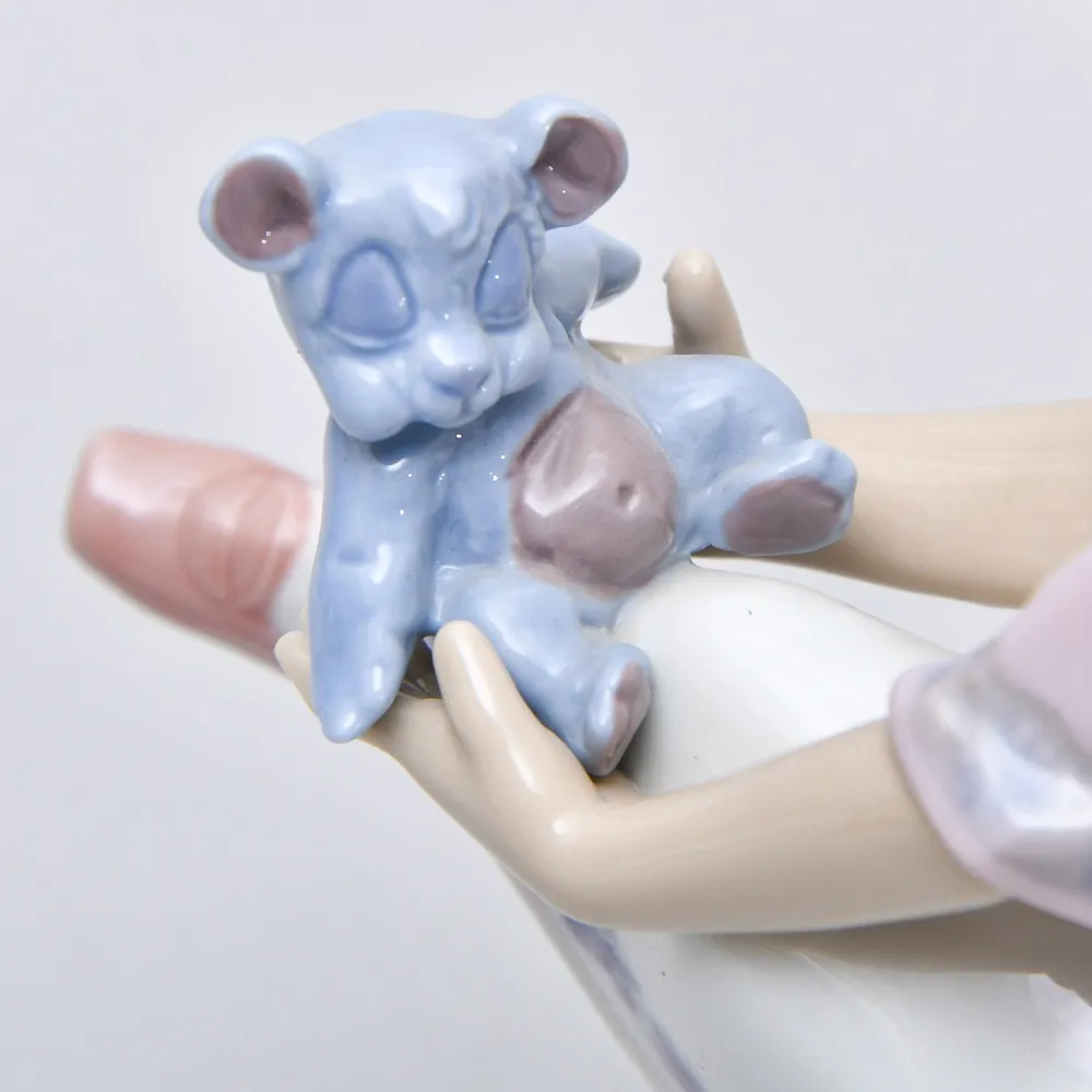 Авторская Фарфоровая статуэтка «Девочка с плюшевым мишкой», Lladro Испания - 1993 год.