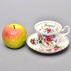 Коллекционная Фарфоровая Чайная пара «Букет анемонов», ROYAL ALBERT Англия.