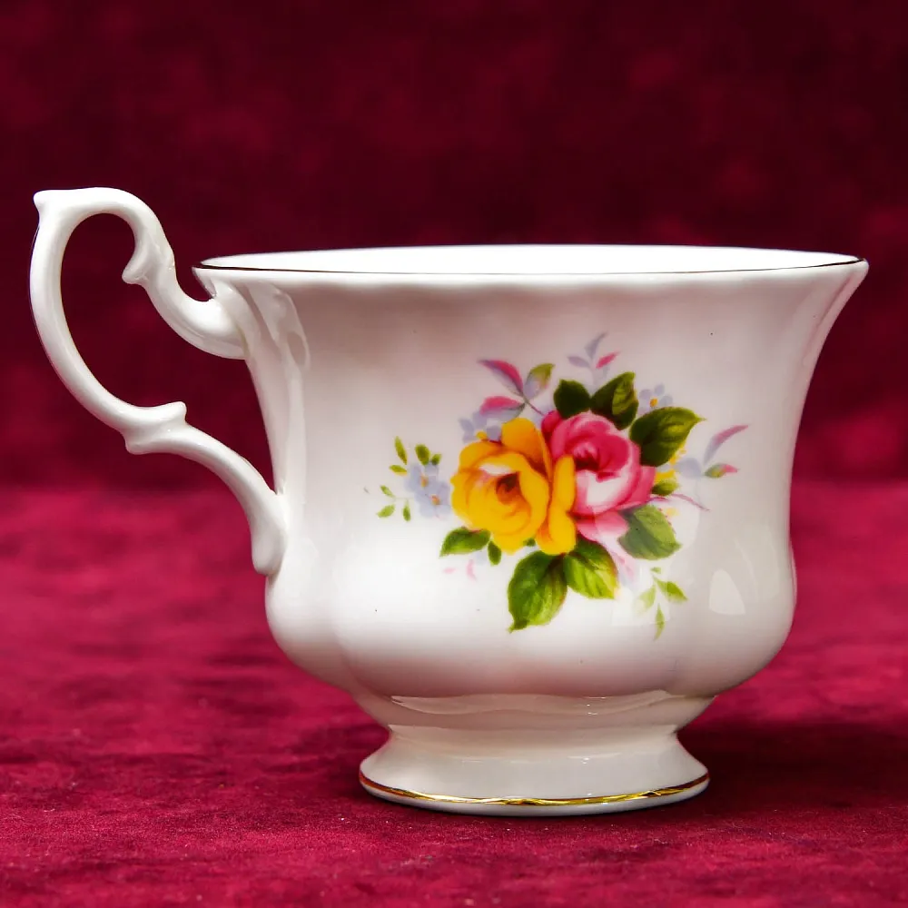 Коллекционная Фарфоровая Чайная пара «WESTBURY», ROYAL ALBERT Англия, вторая половина ХХ века.