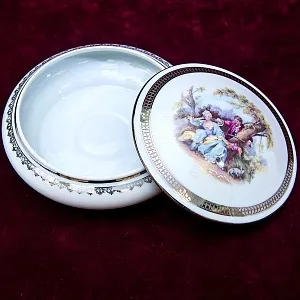 Винтажная Классическая Шкатулка «Дама с Кавалером» Фарфор Лимож Limoges Франция -70 гг.