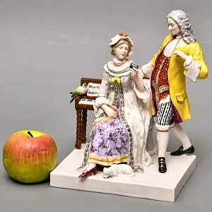 Антикварная Фарфоровая статуэтка «Галантная сцена у клавесина», Ernst Bohne Sohne Германия, 1901 - 1920 годы. 