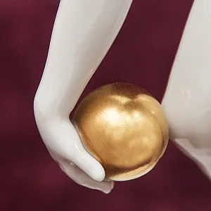 Фарфоровая Статуэтка «Девушка с мячом», Hutschenreuther,  Германия - 1955-1968 годы.