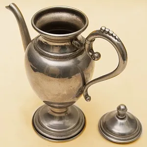 Классический Металлический Кофейник - Чайник на 0,5 литра. SHEFFIELD Англия, 50-е годы ХХ века.