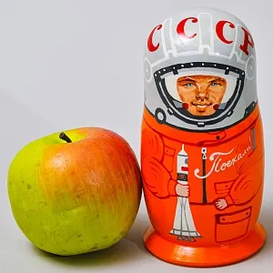 Авторский Сувенир - Памятный Подарок - «Матрёшка - Космонавты СССР», Дерево - Россия. 