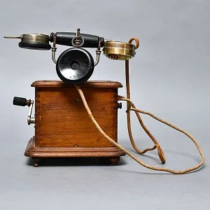 Антикварный Настольный Телефонный аппарат - Телефон «La Telephone - Phono Prive», Франция -1915 год.