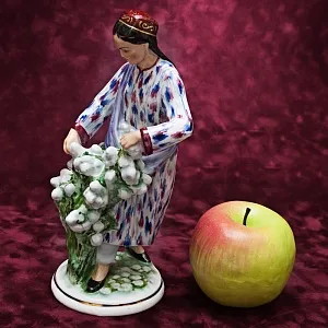 Редкость! Авторская Фарфоровая статуэтка «Узбечка с хлопком», ЛФЗ СССР 1955 год. 