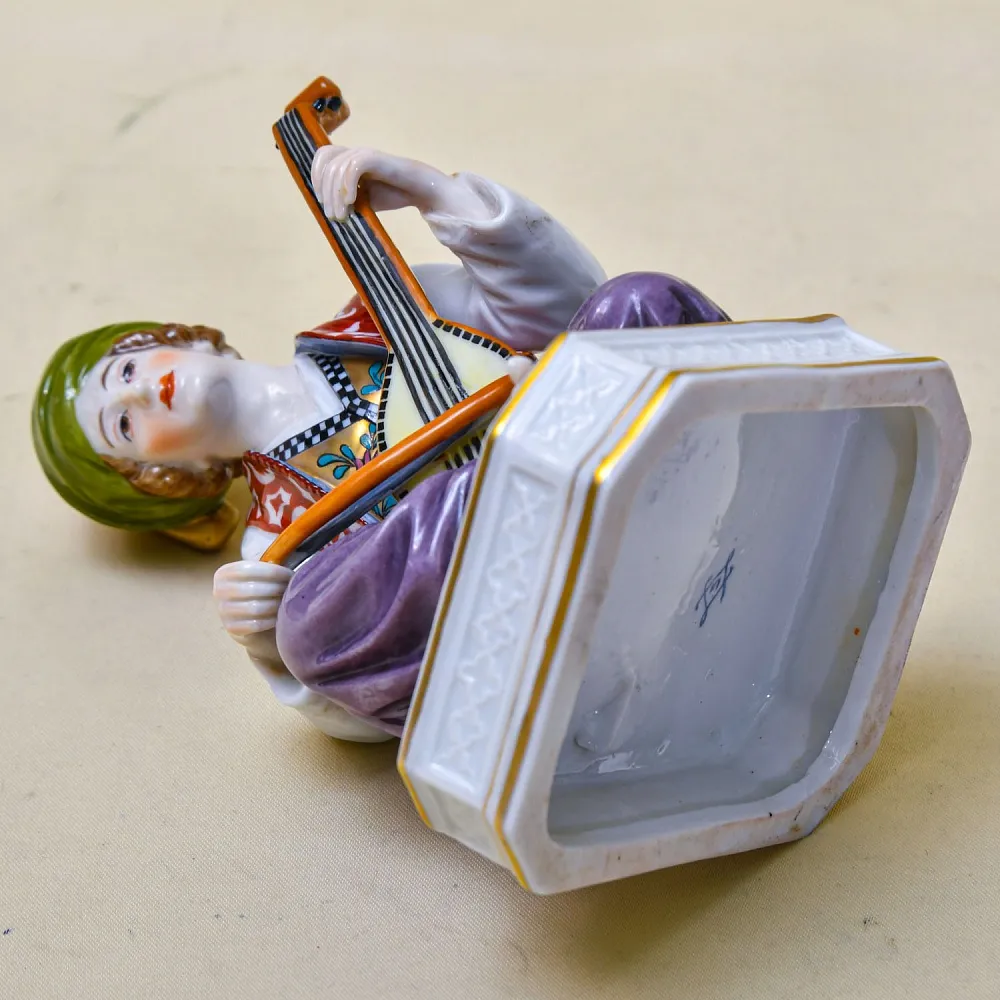 Антикварная Фарфоровая Статуэтка «Восточный музыкант», Edme Samson et Cie Франция 1880 -1930 годы.