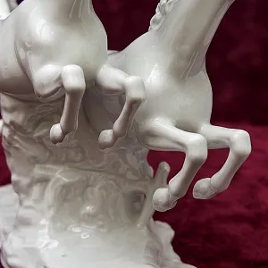 Редкая! Фарфоровая статуэтка «БЕГУЩИЕ ЛОШАДИ» ВАЛЕНДОРФ - WALLENDORF Германия -1963 год.