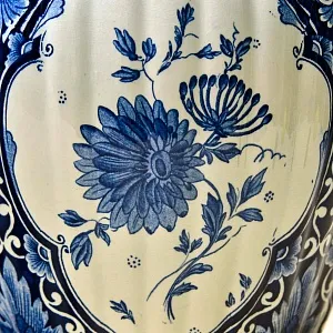 Фарфоровый Вазон - Ваза с крышкой «Цветочная симфония» DELFTs, Голландия середина ХХ века.