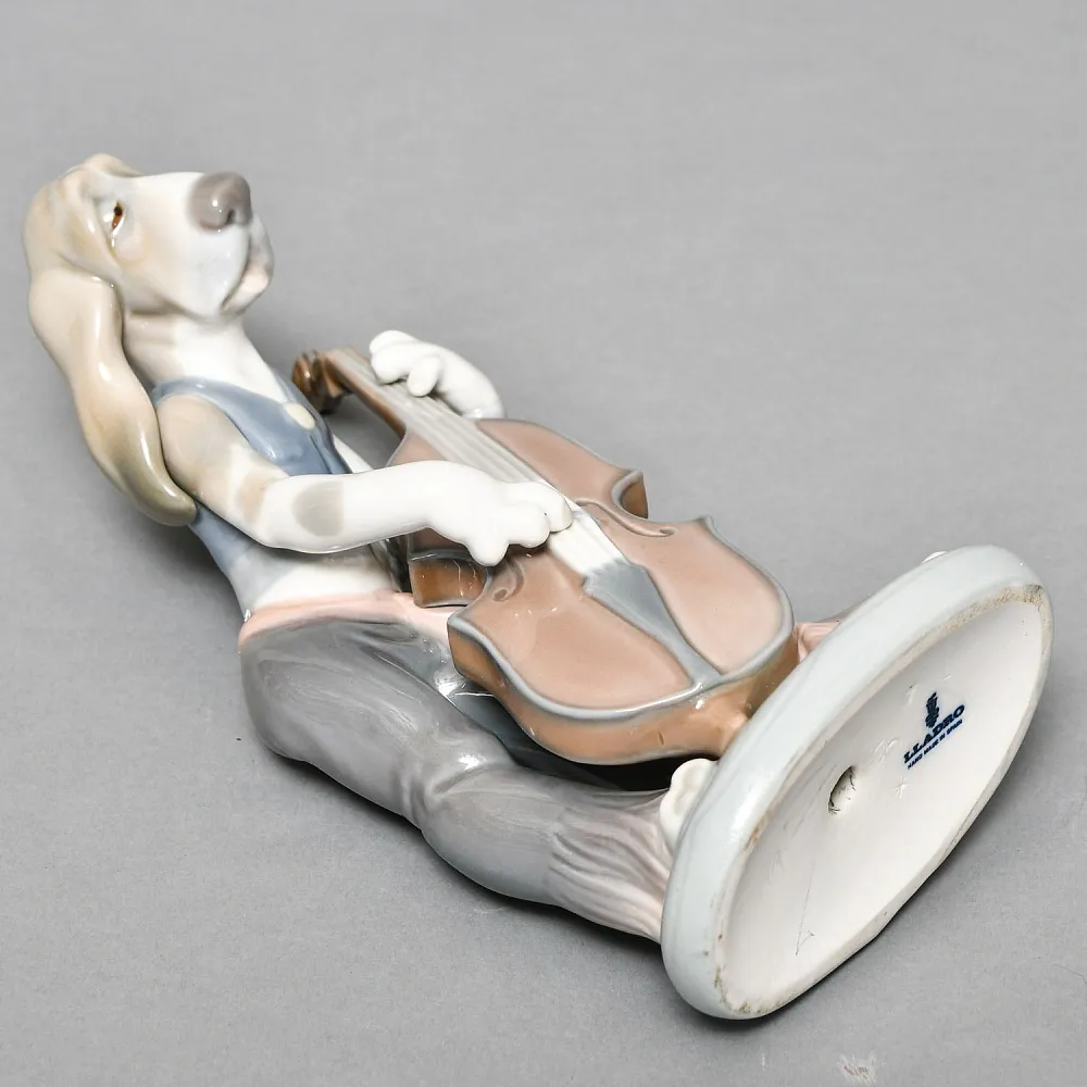Коллекционная Фарфоровая статуэтка «Собака, играющая на контрабасе», Lladro Испания, 1971 - 1978 годы.