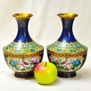 Редкость! Парные Вазы «Птицы в цветущем саду» в технике «Клуазоне» Китай начало ХХ века.