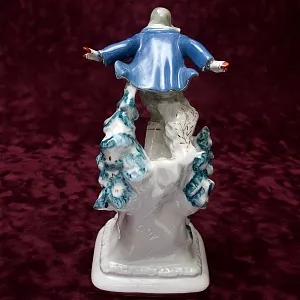 Фарфоровая Статуэтка «Лыжник - Пионер», ДФЗ Вербилки, СССР - 1954 год.