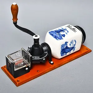 Редкая! Антикварная Настенная Ручная Механическая Кофемолка - Мельница, Alexanderwerk Германия.