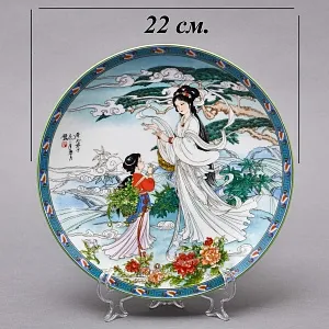 Коллекционная Номерная Тарелка «Китайские мастерицы шелка» Фарфор, Китай -1990 год.