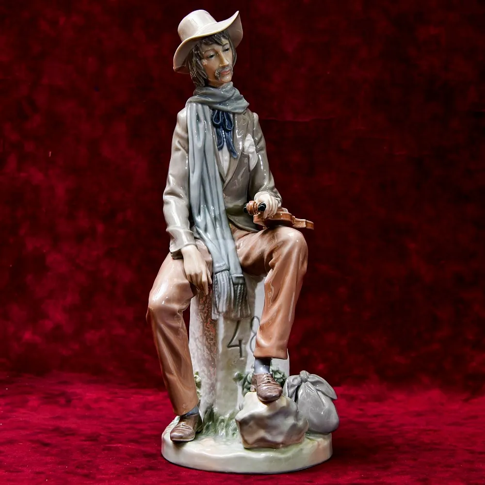 Редкость!!! Коллекционная Фарфоровая Статуэтка «Бродячий музыкант. Скрипач», Lladro Испания - 1974 год.