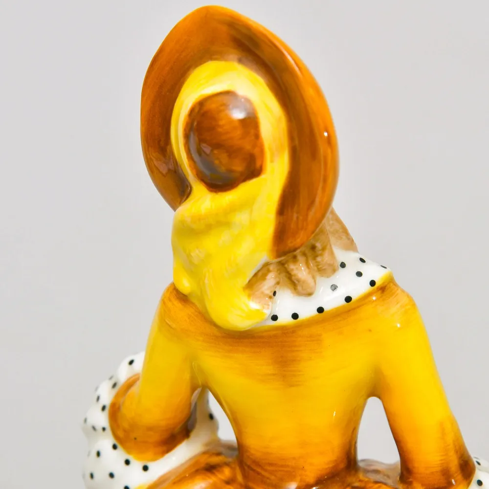 Коллекционная Фарфоровая статуэтка «Девушка в желтом платье. Сандра»,  Royal Doulton Англия.