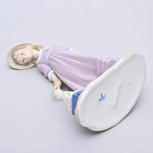Коллекционная Фарфоровая статуэтка «Девочка с куклой», Lladro Испания, 1978 год.
