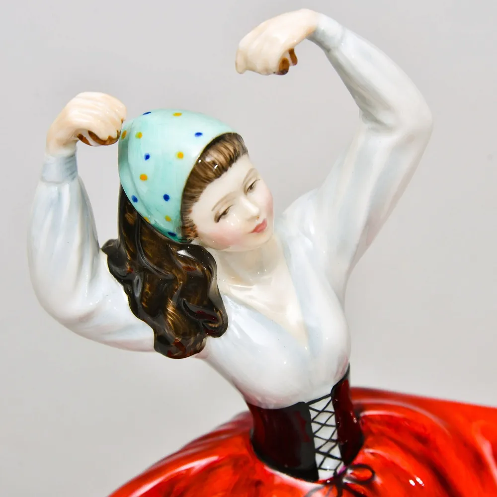 Коллекционная Фарфоровая статуэтка «Испанская Танцовщица. Карен», Royal Doulton Англия.