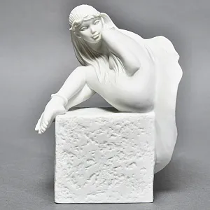 Коллекционная Фарфоровая статуэтка «Девушка, Знак Зодиака - Рыбы», Royal Copenhagen Дания.