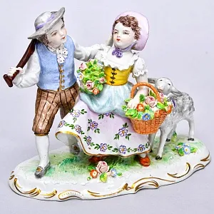 Коллекционная Фарфоровая статуэтка «Маленькие Садовники», SITZENDORF Германия, середина ХХ века.