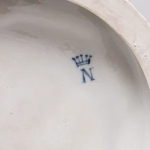  Антикварная статуэтка «Путти с козлом и виноградом», Фарфор Karl Thime Dresden, Германия.