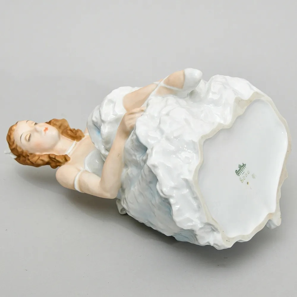 Редкость! Большая Фарфоровая Статуэтка «Балерина, завязывающая пуанту», ROSENTHAL Германия - 40е годы ХХ века.