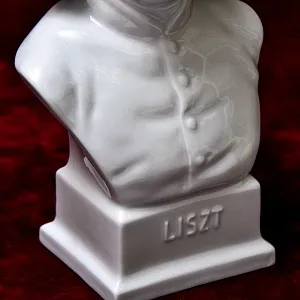 Коллекционный Фарфоровый Бюст - Статуэтка «Композитор Ференц ЛИСТ - LISZT» HEREND Венгрия.
