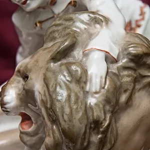  Коллекционная Фарфоровая статуэтка «Укротительница Ирина Бугримова и лев Цезарь», СССР ЛЗФИ, 50-е годы.