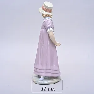 Коллекционная Фарфоровая статуэтка «Девочка с куклой», Lladro Испания, 1978 год.