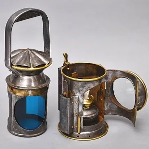 Редкость! Старинный Сигнальный Керосиновый Фонарь, C.EASTCATE & SON Ltd Англия -1944 год.