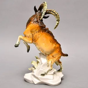 Большая Коллекционная Статуэтка «Горный Козел и Ящерица», Фарфор Karl Ens, Германия - 30-е гг. 