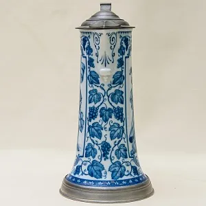 Оригинальный Фарфоровый Кувшин с крышкой «Легенда о Святом Георгии» -1 литр, KAISER Германия.