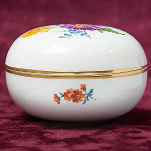 Коллекционная Фарфоровая Шкатулка - Бонбоньерка «BLUMEN», MEISSEN / МЕЙСЕН, Германия.