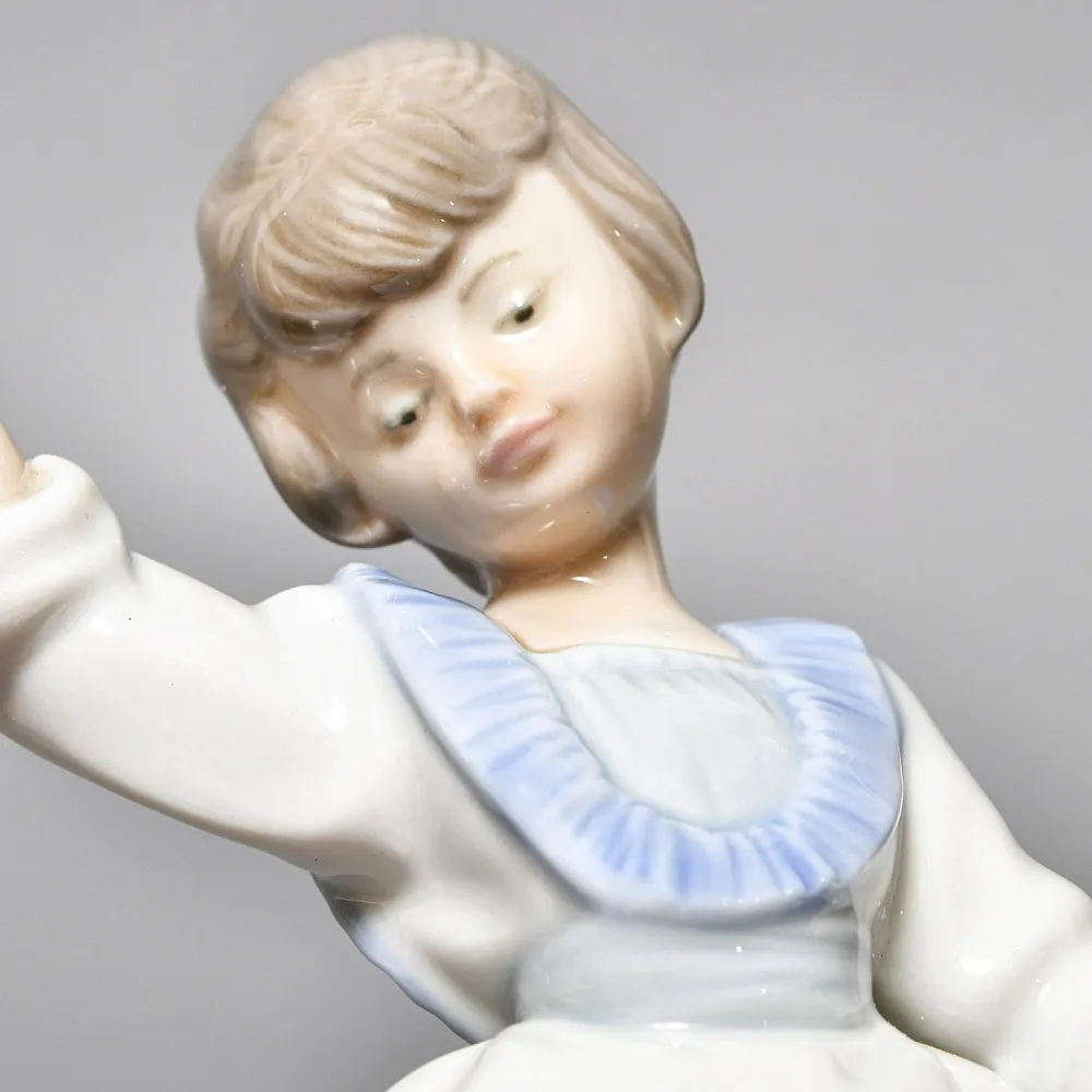 Коллекционная Фарфоровая статуэтка «Девочка с щенком», Lladro Испания, 1993 - 1997 годы. 